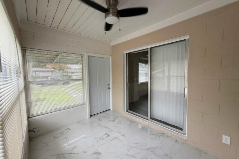 Villa ou maison à vendre à St. Lucie, Floride: 2 chambres, 107.58 m2 № 2077434 - photo 10