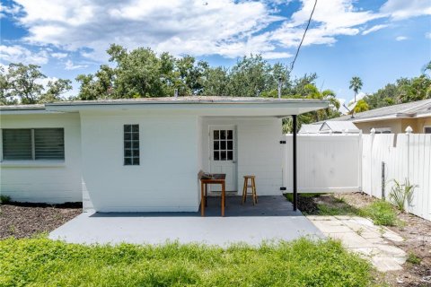Casa en alquiler en Tampa, Florida, 3 dormitorios, 127.83 m2 № 1813708 - foto 19