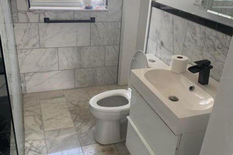 Casa en alquiler en Tampa, Florida, 3 dormitorios, 127.83 m2 № 1813708 - foto 8