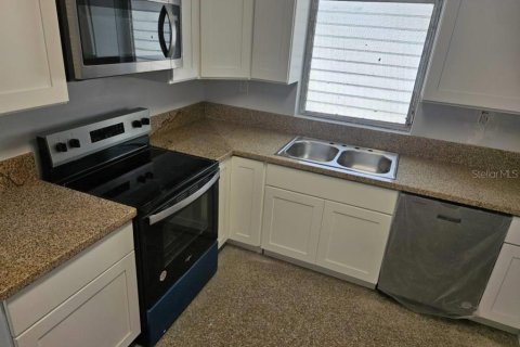 Casa en alquiler en Tampa, Florida, 3 dormitorios, 127.83 m2 № 1813708 - foto 3