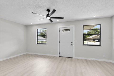 House in Summerfield, Florida 3 bedrooms, 105.91 sq.m. № 2095083 - photo 6