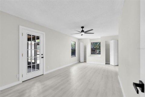 House in Summerfield, Florida 3 bedrooms, 105.91 sq.m. № 2095083 - photo 13