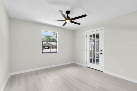 House in Summerfield, Florida 3 bedrooms, 105.91 sq.m. № 2095083 - photo 12