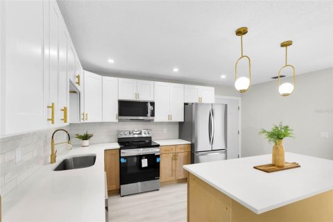 House in Summerfield, Florida 3 bedrooms, 105.91 sq.m. № 2095083 - photo 8