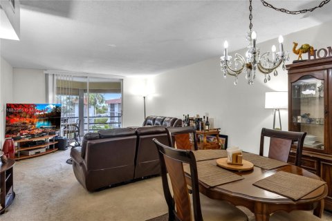 Condo in Deerfield Beach, Florida, 2 bedrooms  № 1930926 - photo 2