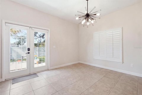 Villa ou maison à vendre à Saint Petersburg, Floride: 5 chambres, 269.79 m2 № 2330306 - photo 14