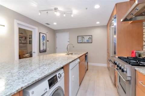 Copropriété à louer à Tampa, Floride: 2 chambres, 97.55 m2 № 2431241 - photo 4