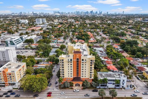 Condominio en alquiler en Miami, Florida, 2 dormitorios, 92.53 m2 № 2049359 - foto 4