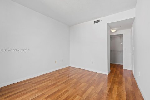 Condominio en alquiler en Miami, Florida, 2 dormitorios, 92.53 m2 № 2049359 - foto 18