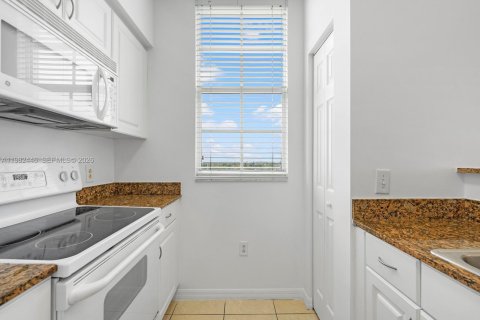 Condominio en alquiler en Miami, Florida, 2 dormitorios, 92.53 m2 № 2049359 - foto 15