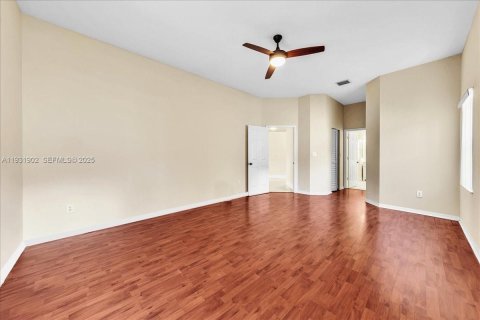 Снять в аренду виллу или дом в Пемброк-Пайнс, Флорида 4 спальни, 201.78м2, № 1990460 - фото 29