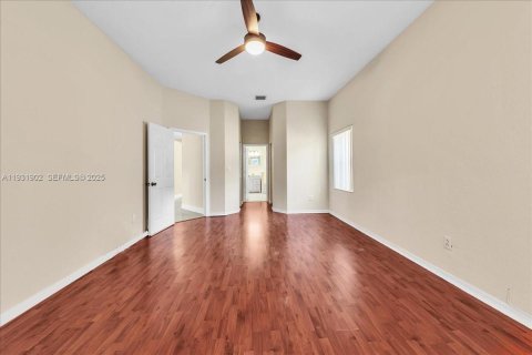 Снять в аренду виллу или дом в Пемброк-Пайнс, Флорида 4 спальни, 201.78м2, № 1990460 - фото 30