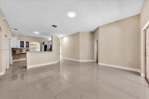 Снять в аренду виллу или дом в Пемброк-Пайнс, Флорида 4 спальни, 201.78м2, № 1990460 - фото 21