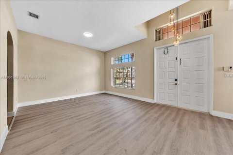 Снять в аренду виллу или дом в Пемброк-Пайнс, Флорида 4 спальни, 201.78м2, № 1990460 - фото 10