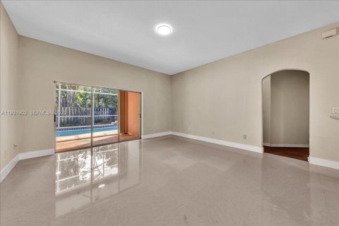 Снять в аренду виллу или дом в Пемброк-Пайнс, Флорида 4 спальни, 201.78м2, № 1990460 - фото 23