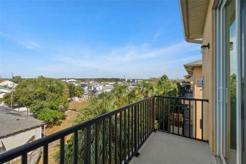 Adosado en venta en Tarpon Springs, Florida, 3 dormitorios, 206.71 m2 № 1446967 - foto 29