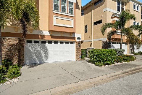 Adosado en venta en Tarpon Springs, Florida, 3 dormitorios, 206.71 m2 № 1446967 - foto 2
