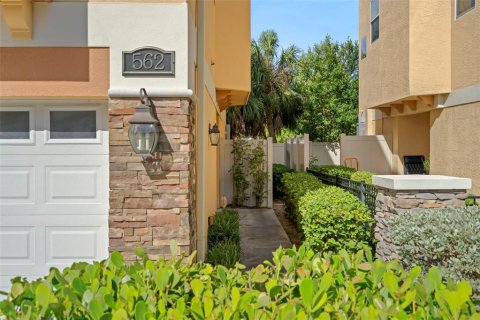 Adosado en venta en Tarpon Springs, Florida, 3 dormitorios, 206.71 m2 № 1446967 - foto 3