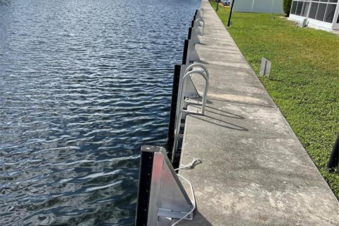 Propiedad comercial en venta en Hallandale Beach, Florida № 2184160 - foto 13