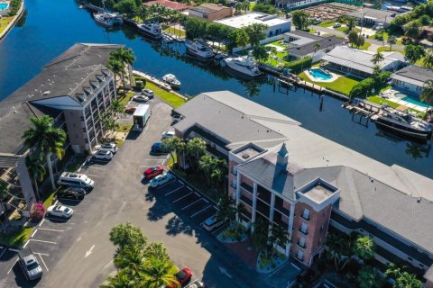 Propiedad comercial en venta en Hallandale Beach, Florida № 2184160 - foto 25