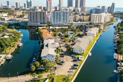Propiedad comercial en venta en Hallandale Beach, Florida № 2184160 - foto 16