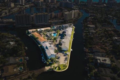 Propiedad comercial en venta en Hallandale Beach, Florida № 2184160 - foto 9