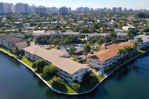 Propiedad comercial en venta en Hallandale Beach, Florida № 2184160 - foto 26