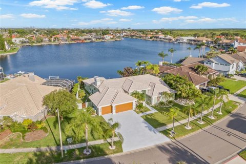 House in Tampa, Florida 4 bedrooms, 278.52 sq.m. № 1778688 - photo 3