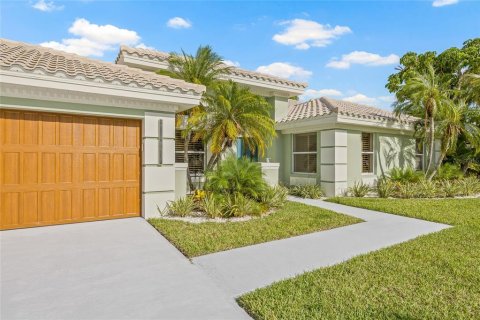 House in Tampa, Florida 4 bedrooms, 278.52 sq.m. № 1778688 - photo 8