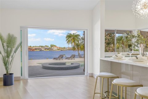 Villa ou maison à vendre à Tampa, Floride: 4 chambres, 278.52 m2 № 1778688 - photo 27