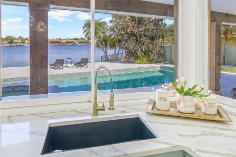 Casa en venta en Tampa, Florida, 4 dormitorios, 278.52 m2 № 1778688 - foto 26