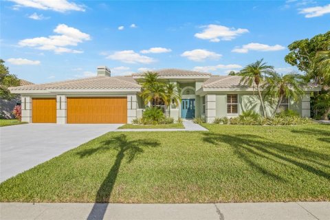 House in Tampa, Florida 4 bedrooms, 278.52 sq.m. № 1778688 - photo 1