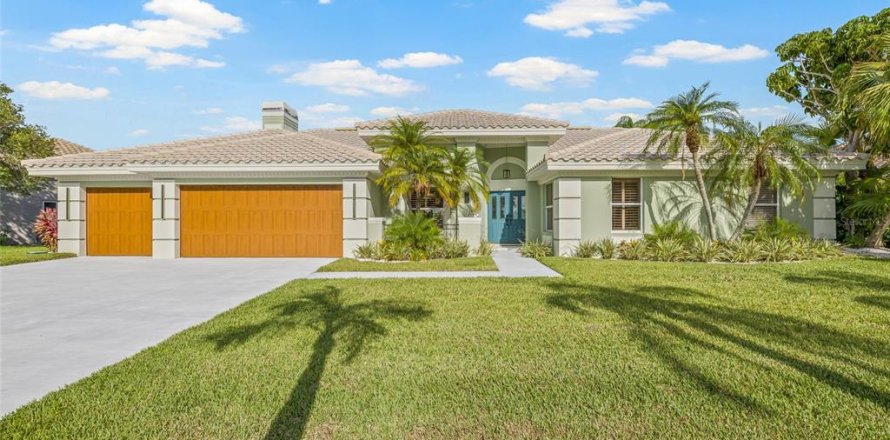 House in Tampa, Florida 4 bedrooms, 278.52 sq.m. № 1778688