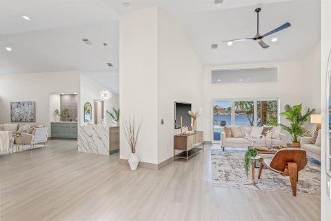 Villa ou maison à vendre à Tampa, Floride: 4 chambres, 278.52 m2 № 1778688 - photo 9