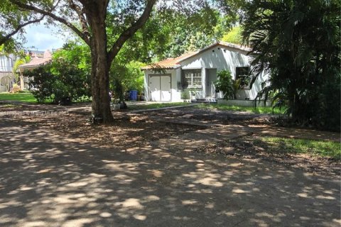 Casa en venta en Coral Gables, Florida, 2 dormitorios, 103.4 m2 № 2014834 - foto 2