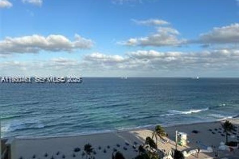 Снять в аренду кондоминиум в Форт-Лодердейл, Флорида 1 спальня, 64.1м2, № 1989244 - фото 3