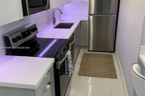Снять в аренду кондоминиум в Форт-Лодердейл, Флорида 1 спальня, 64.1м2, № 1989244 - фото 9