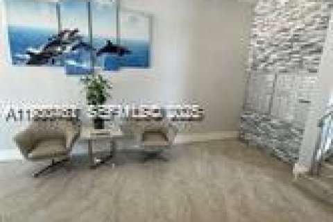 Снять в аренду кондоминиум в Форт-Лодердейл, Флорида 1 спальня, 64.1м2, № 1989244 - фото 12