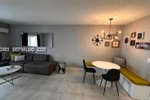 Снять в аренду кондоминиум в Форт-Лодердейл, Флорида 1 спальня, 64.1м2, № 1989244 - фото 10