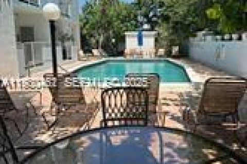 Снять в аренду кондоминиум в Форт-Лодердейл, Флорида 1 спальня, 64.1м2, № 1989244 - фото 17