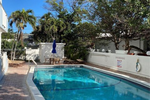 Снять в аренду кондоминиум в Форт-Лодердейл, Флорида 1 спальня, 64.1м2, № 1989244 - фото 18