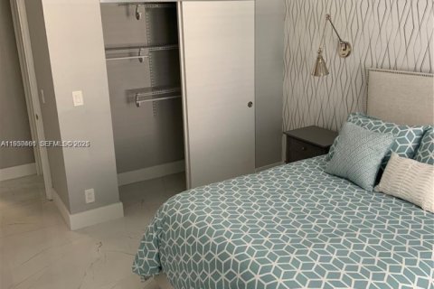 Снять в аренду кондоминиум в Форт-Лодердейл, Флорида 1 спальня, 64.1м2, № 1989244 - фото 14