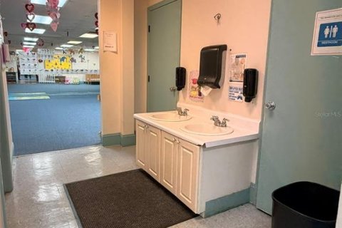 Immobilier commercial à vendre à Fort Myers, Floride: 613.53 m2 № 2118285 - photo 20