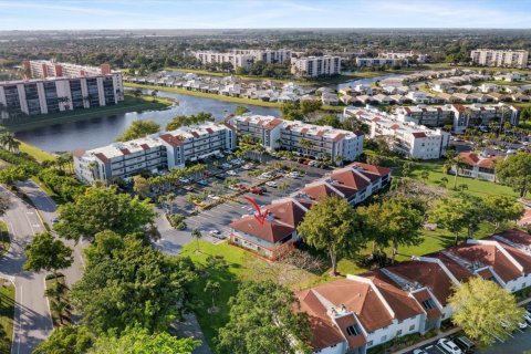 Condo in Delray Beach, Florida, 2 bedrooms  № 1097733 - photo 1