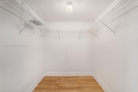 Copropriété à vendre à Bay Harbor Islands, Floride: 2 chambres, 96.25 m2 № 2032052 - photo 15