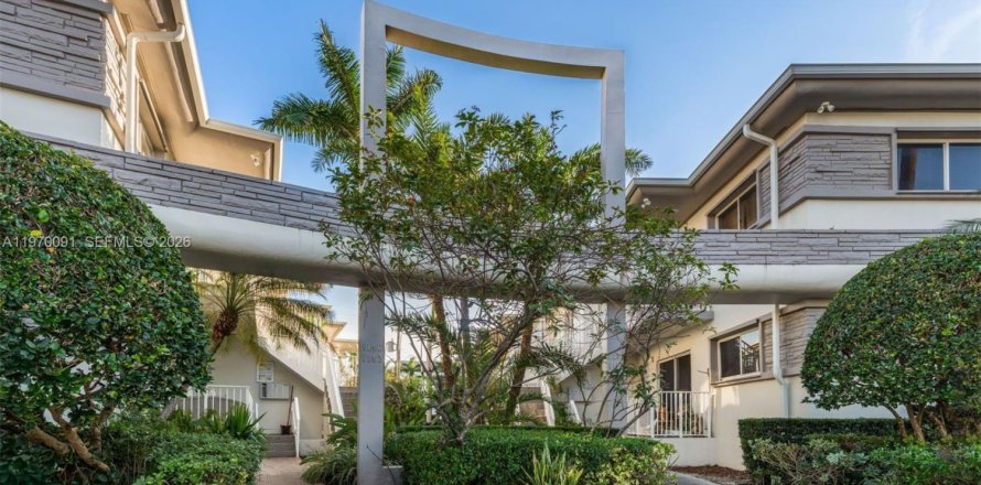 Condo à Bay Harbor Islands, Floride, 2 chambres № 2032052