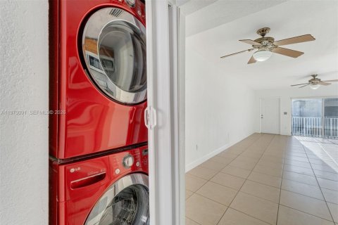 Copropriété à vendre à Bay Harbor Islands, Floride: 2 chambres, 96.25 m2 № 2032052 - photo 8