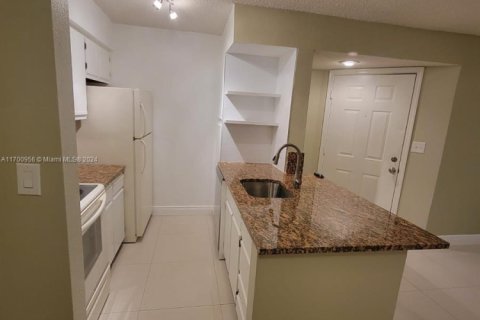 Condo in Davie, Florida, 1 bedroom  № 1864908 - photo 14