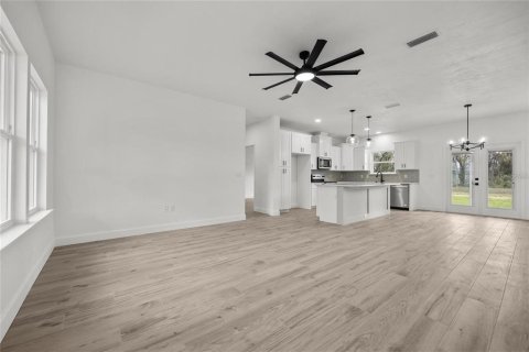 Casa en alquiler en Bronson, Florida, 3 dormitorios, 148.55 m2 № 1919298 - foto 11
