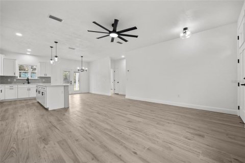 Casa en alquiler en Bronson, Florida, 3 dormitorios, 148.55 m2 № 1919298 - foto 13